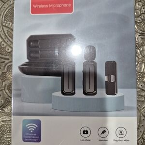 Wireless Microphone Set. Factory Sealed.